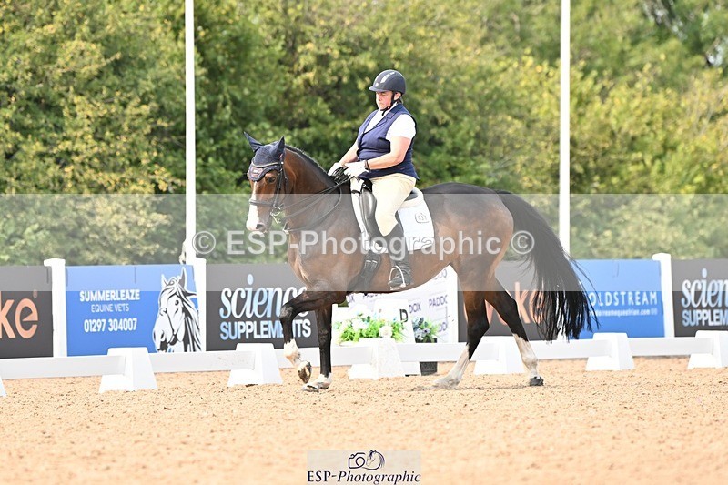 250816-150508-05759 - 031-Nicola.SealRebel.Heart