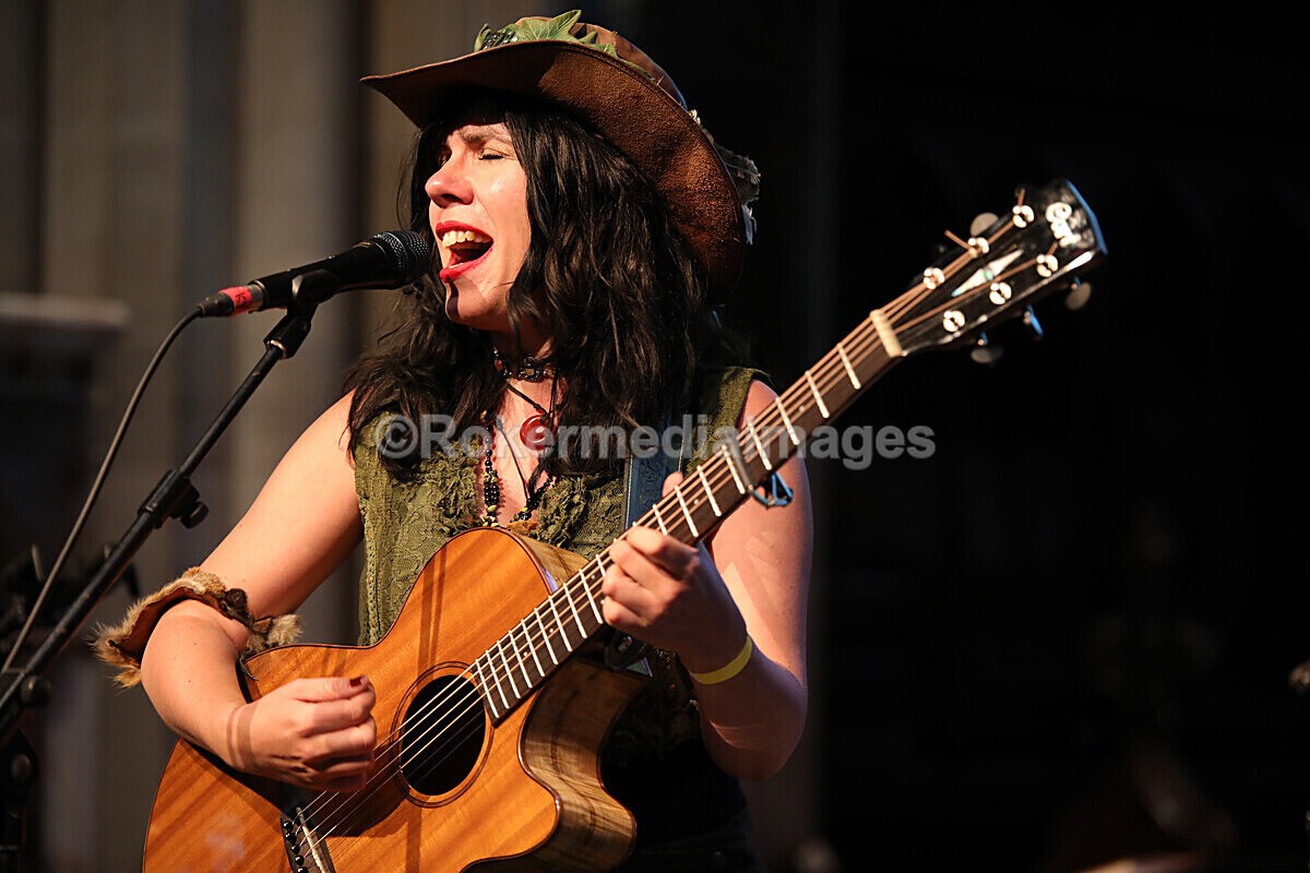 FOLK N BLUES-352 - FOLK and BLUES SEPT 2022