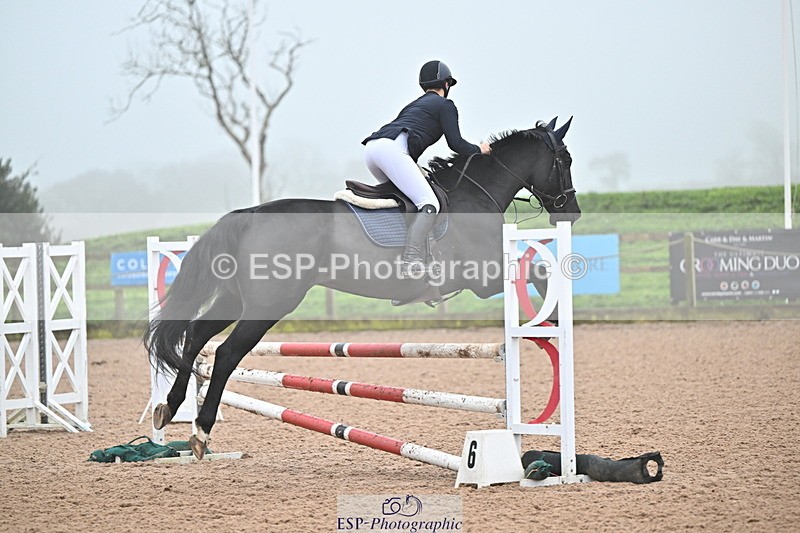 241103A-102048-06619 - SUN Cls 18 British Novice and 90cm Open