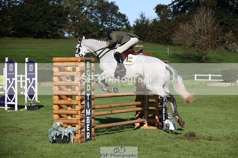 231022-112003-25111 - 624-CORRIEVIEW.OSCAR-Jane.Rogers-TrotUp+SJ