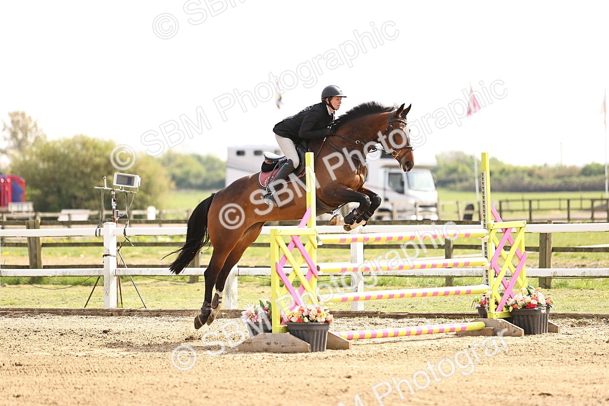  - Class 13 - Senior Foxhunter - 1.20m