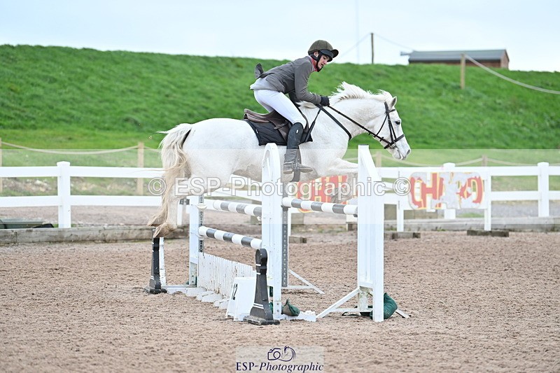 231119A-113735-05461 - Sun Cls 5 Newcomers & 1m Open