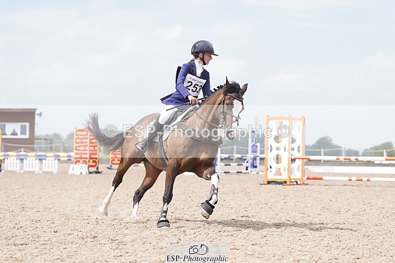 240831A-131520-03264 - 253-Kelsey.Webber-YARTY.RIBBONS