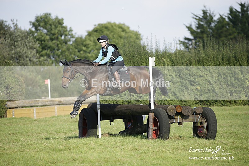  WWHT 171021 4077 - Open (1.00m)  17/10/21