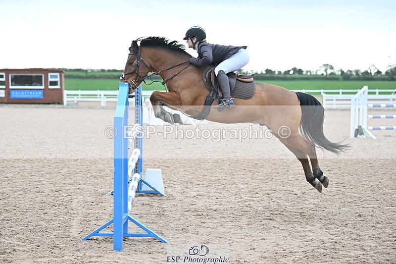 231119A-112444-05403 - Sun Cls 5 Newcomers & 1m Open