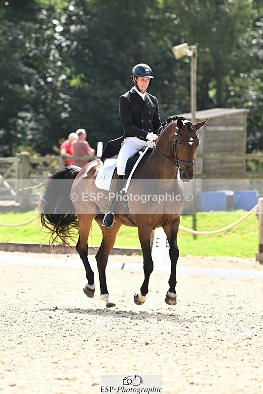 240811-144049-06542 - 221-Mark.Forrest-Fidel.Von.Singing