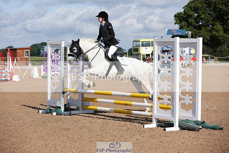 240714A-092009-01524 - Cls 1&2 128cm 10yrs & 70cm Open