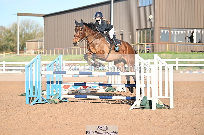 231210A-131552-02533 - Cls 20 Newcomers & 1.10m Open