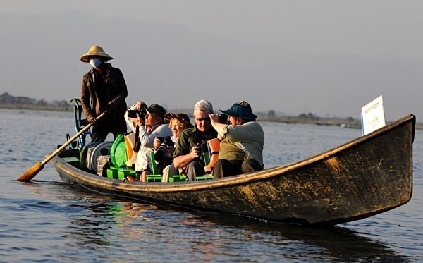 Burma 57 cc - The Burmese Adventure - monks, fishermen and more monks