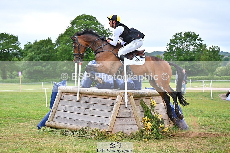 250524A-124633-10685 - B-351-Will.Rawlin-MACKENZY