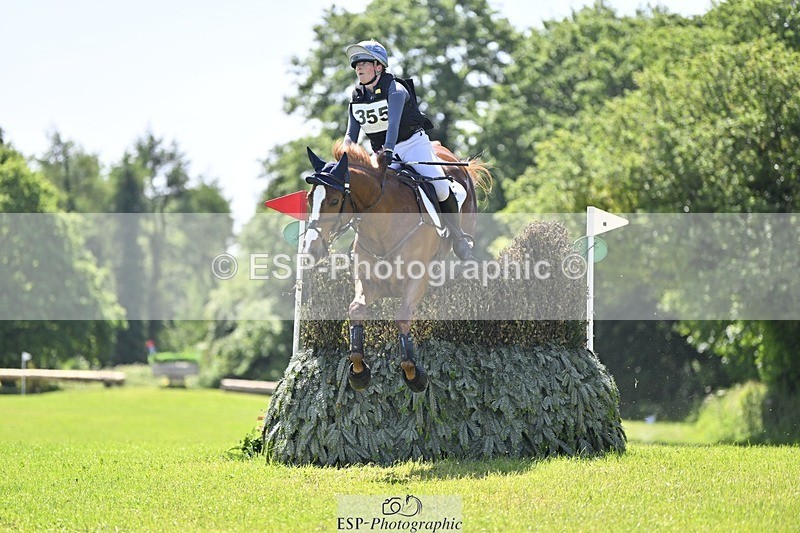 240525-113036-12512 - 355-GLOBAL_EXOTIC-Jemima_Stratton