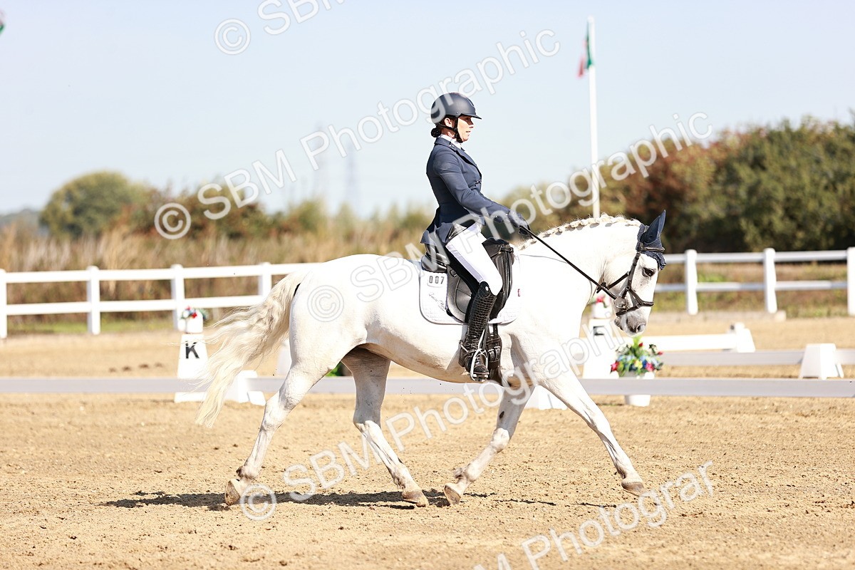 SBM_004410 - Class 12 - Novice 5 - 9.07-10.10