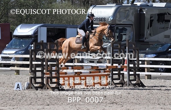 BPP_0007 - CLASS 19 SUN Senior British Novice/ 90cm Open