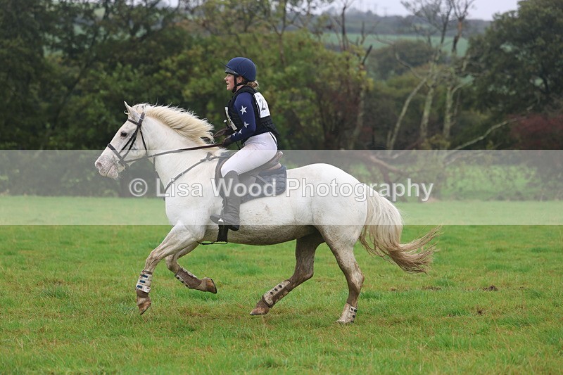 3E7A1431 - Class 2: 70cm: Half Roll Top