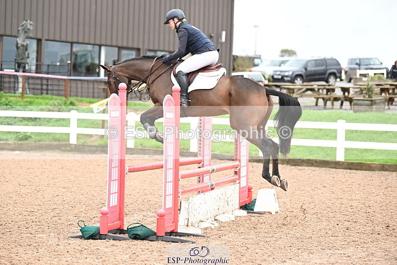 241023A-113320-00568 - Cls 1 British Novice and 90cm Open