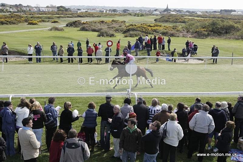 Race 2 18 - Gsy Race Finish Line 03/05/10