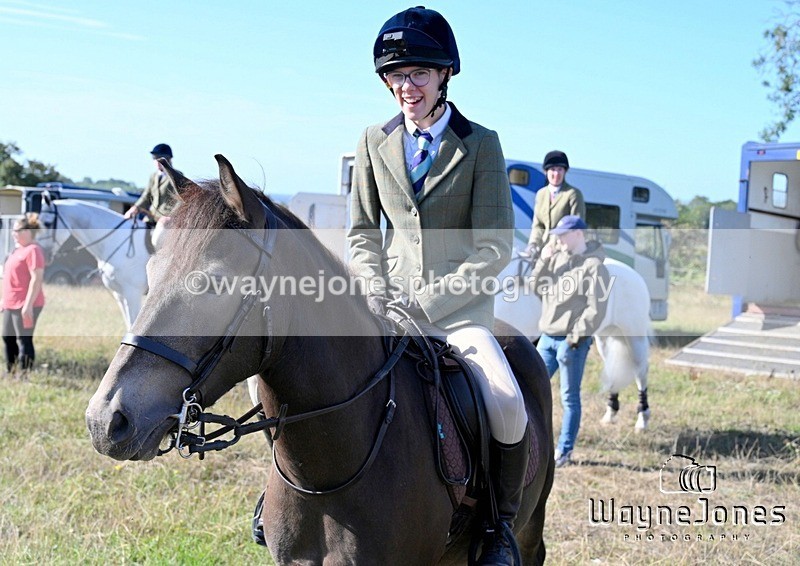 WJ7_0252 - Berks & Bucks - Hound Exercise – Kennels 06-09-26