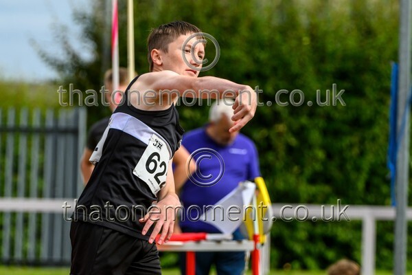 Age25SAT-925827 - Field Male