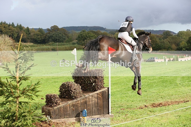 231020-135333-09215 - 108-BELGRAVE.IRENA-Lizzie.Scholefield-XC