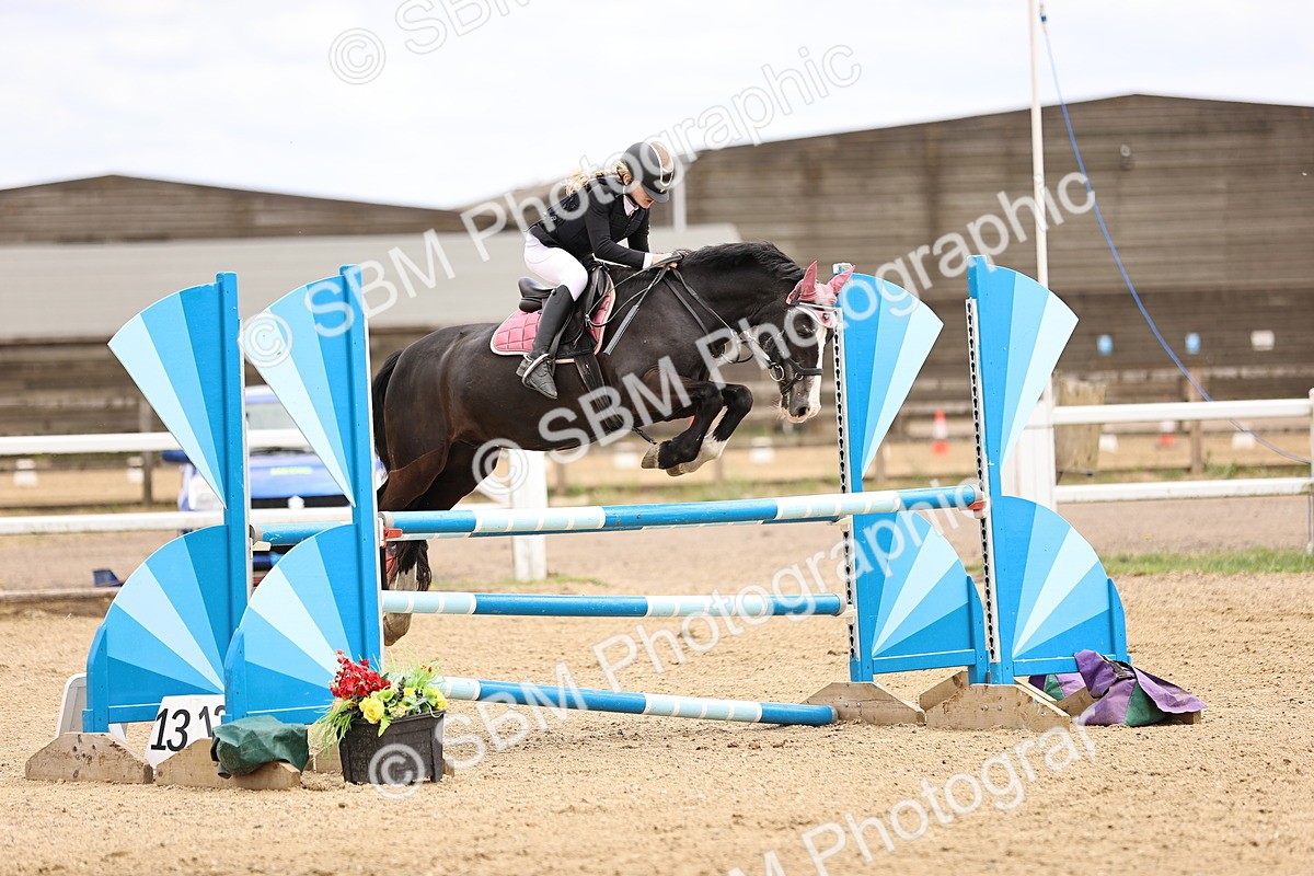SBM_000364 - Class 4 - 1m showjumping