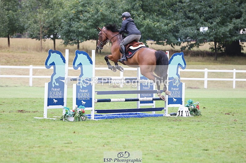 250830A-143523-07048 - Cls 16 Snr Newcomers and 1.10m Open