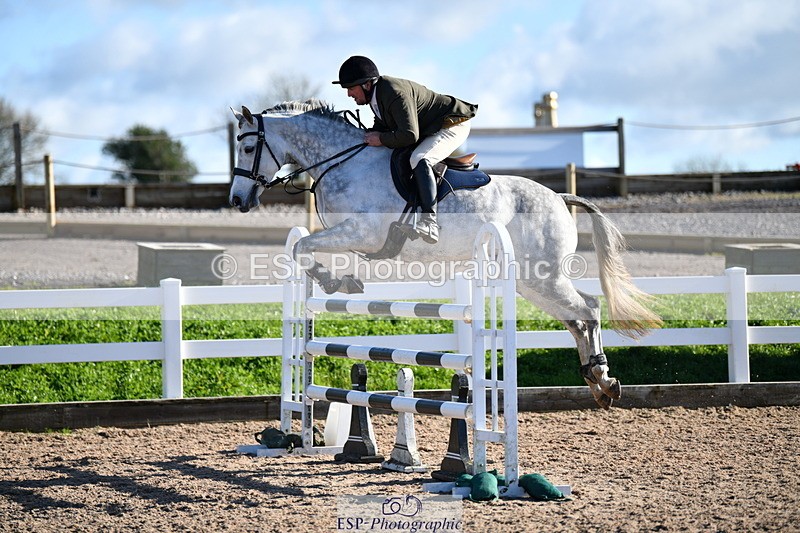 231110A-132604-00564 - Cls 5 Newcomers & 1.10m Open