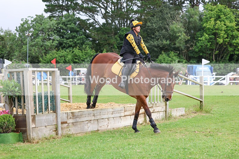 3E7A1025 - Class 4: 70cm Senior