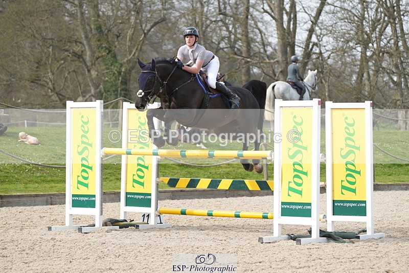 260322A-141108-01932 - 13 Foxhunter 1m 20 Open