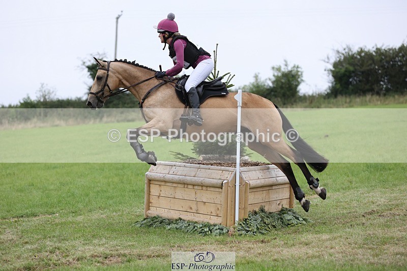 240831A-152204-04648 - 211-Fiona.Lewis-BALLYANNY.BUTTONS