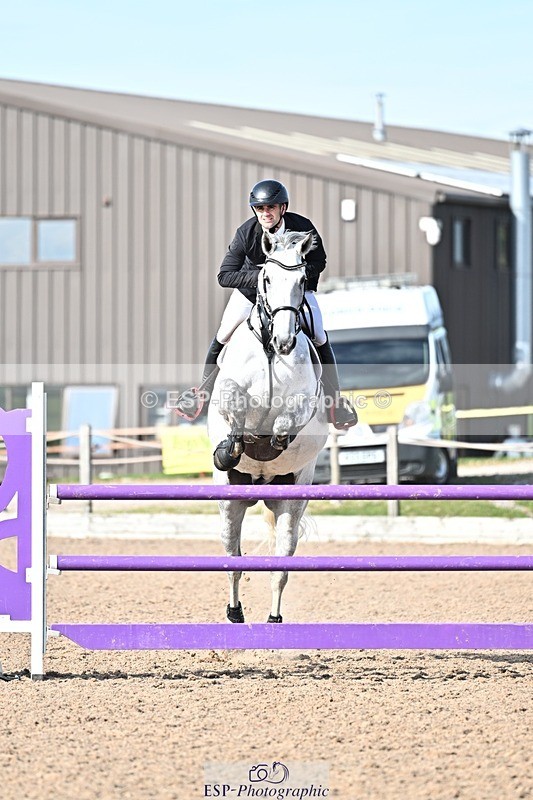 251001-145707-00510 - Cls 6 Foxhunter and 1.20m Open