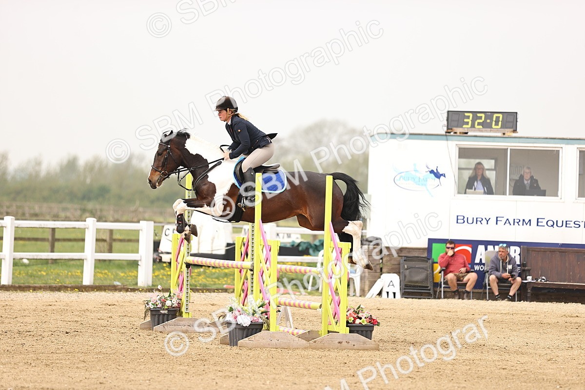  - Class 15 - Senior British novice - 90cm
