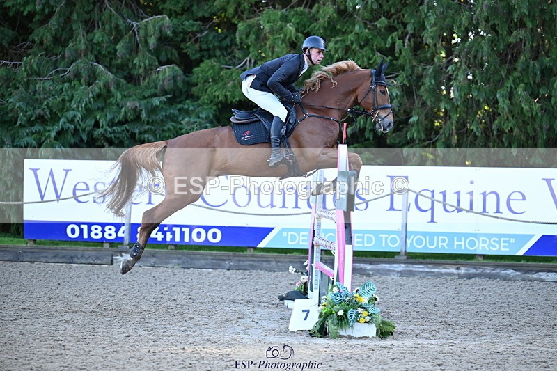 251024A-095724-06294 - B-125-Ben.Edwards