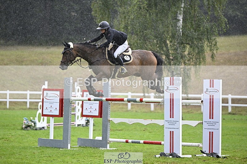 250831A-135921-10576 - Cls 37 Snr 1.35m Grand Prix