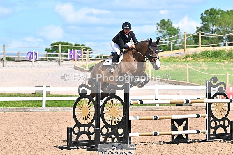 240619A-161323-01156 - Cls 5 Snr Foxhunter and 1.20m Open