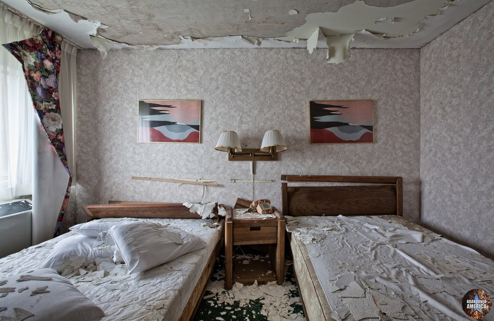 'malevolent', Fallside Hotel (Niagara Falls, NY) | Abandoned America