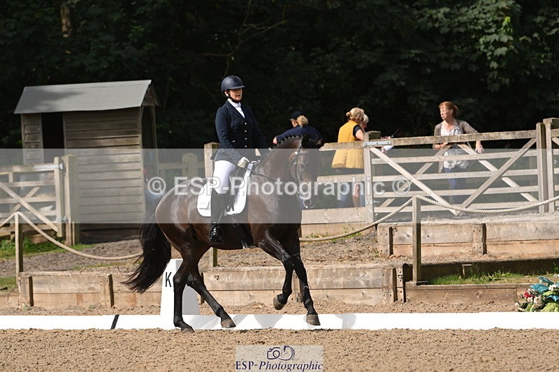 250719A-101021-03254 - 049-Veronica.Roberts-For.J'Adore