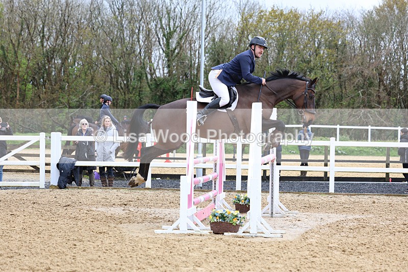 3E7A1900 - Class 7: Senior Newcomers/1.10m open