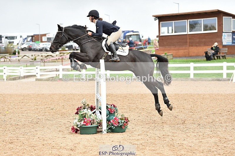 231013A-130722-01713 - Cls 3 1.05m Amateur Quali