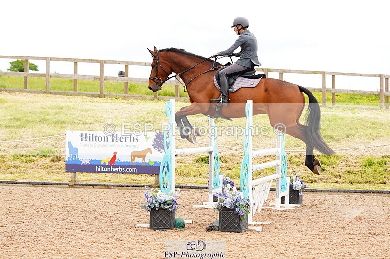 240526A-114344-07880 - Cls 26 Chard Equ 1.05m and 1.10m Grand Prix