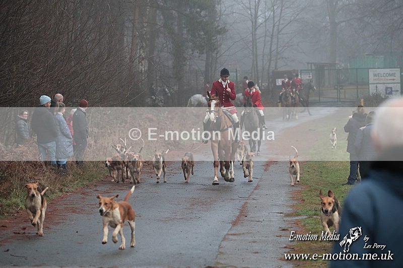 HUPY 261224 145 - Pytchley with Woodland Hunt Boxing Day Meet 26th December 2024