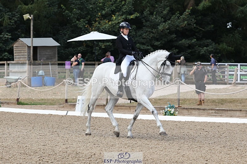 250809A-095934-02263 - 039-Jane.GilbyHugo.Holunder