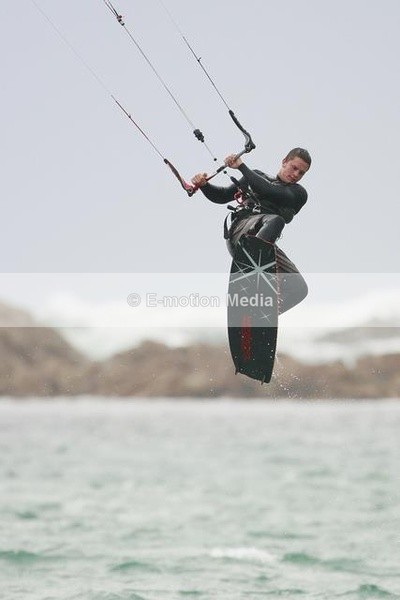 KS 190807-10 - Kite Surfing