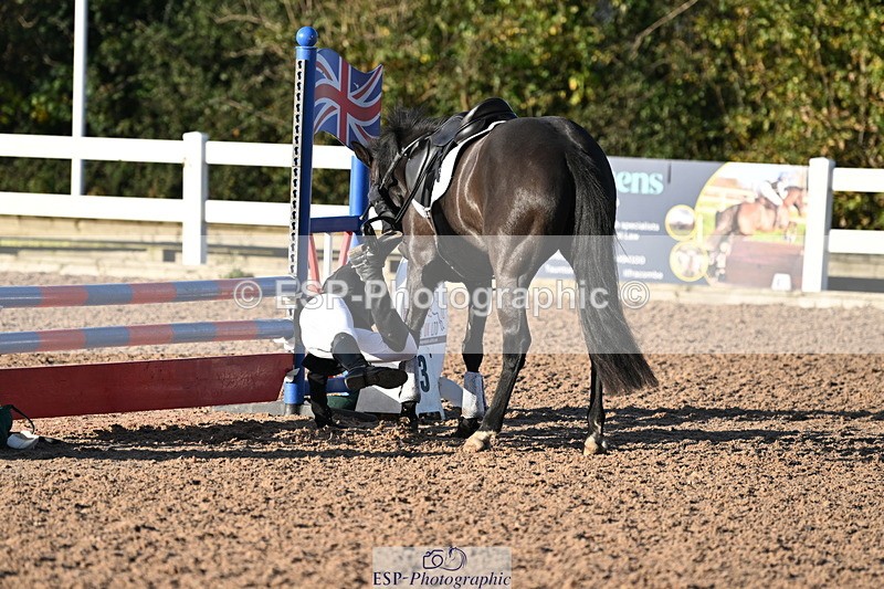 241026A-100950-00067 - SAT Cls 3 Pony Intro 70cm