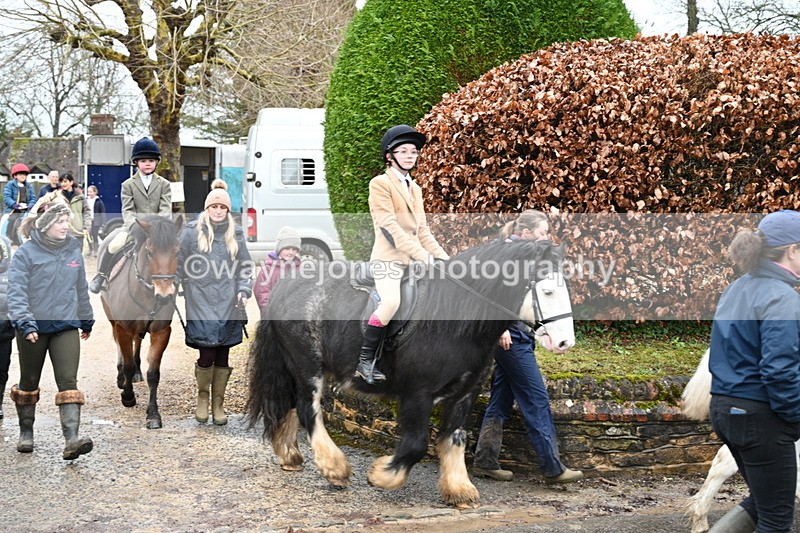 WJ7_9310 - Walk out..