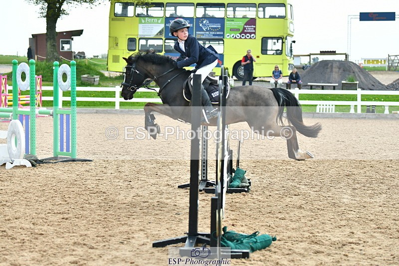 230514A-104620-02324 - Cls 22 Pony Discovery & 90cm Open