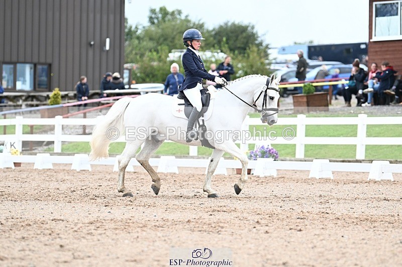 250907-124115-08400 - 067-Laura.PercyConobola.Cascade