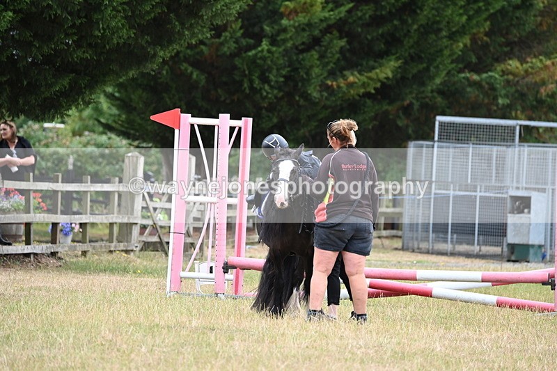 WJ6_9526 - Class 12 Minimus Jumping 45cm