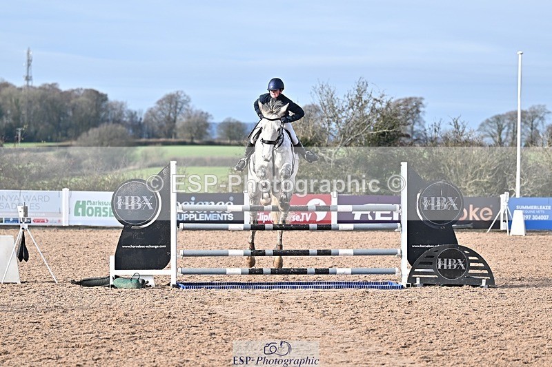 251126-121740-00420 - Cls 4 Newcomers and 1.10m