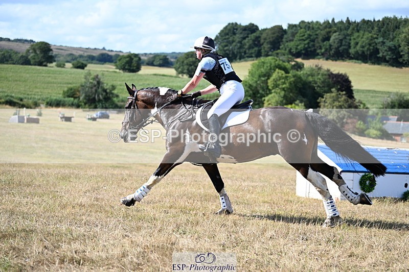 250803A-163053-17010 - Q-758-Caroline.Hutchens-CLOGORROWS.SOCKY