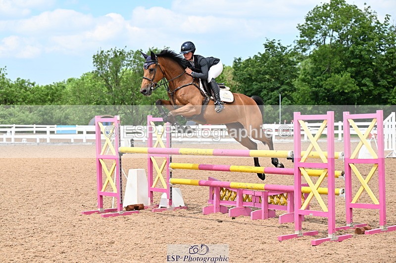 240605A-140833-00664 - Cls 4 Newcomers and 1.10m Open